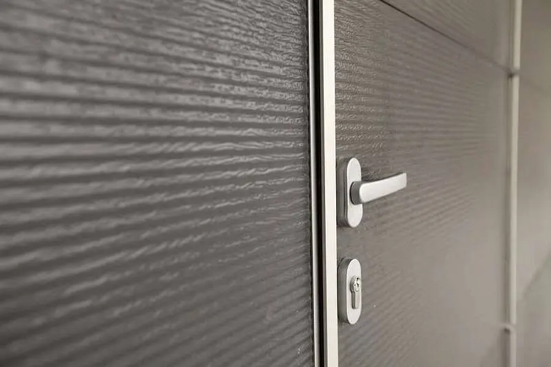 Калитка в секционных воротах Калитка в секционных воротах