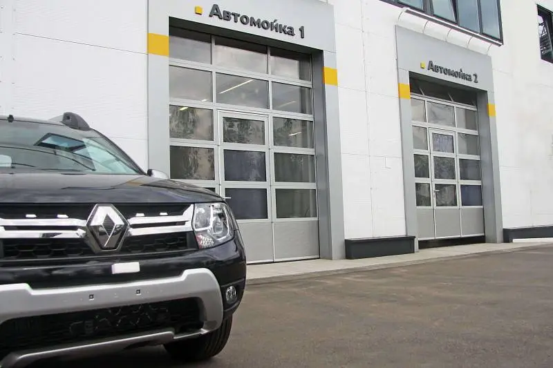 Панорамные ворота с калиткой для автомойки